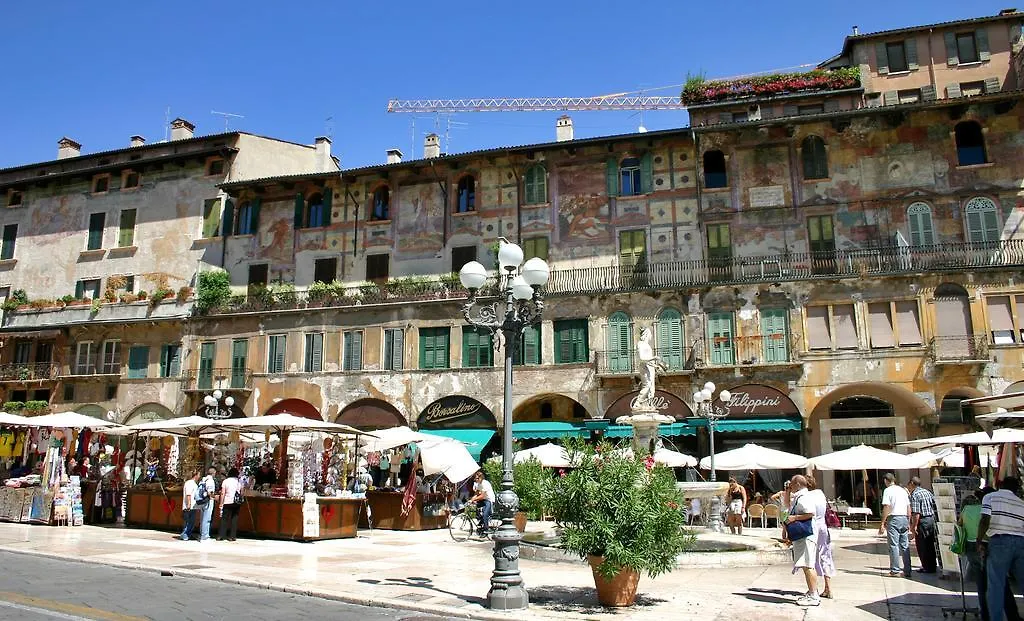 Aris Apartment Verona Italia